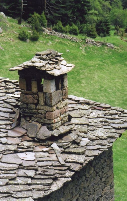 Smolyan rock roof rocks house